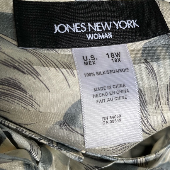 100% Silk Jones New York Blue-Gray Floral Tie-Neck Blouse | Size 18W - Picture 3 of 8